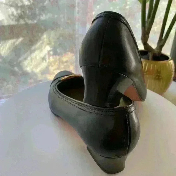 Salvatore Ferragamo Black Pumps Size 5B - Picture 2 of 12